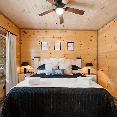 Prime Location! Gem Of Dollywood & Pf With Mtn View, Hot Tub & Game Room Sevierville Exterior photo
