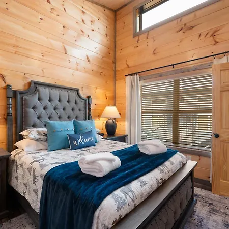 Prime Location! Gem Of Dollywood & Pf With Mtn View, Hot Tub & Game Room Sevierville Exterior photo