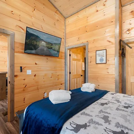 Prime Location! Gem Of Dollywood & Pf With Mtn View, Hot Tub & Game Room Sevierville Exterior photo