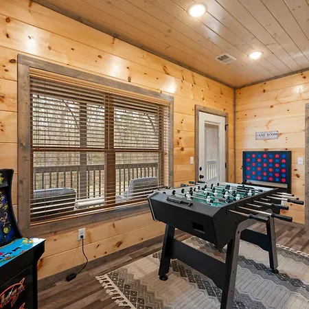 Prime Location! Gem Of Dollywood & Pf With Mtn View, Hot Tub & Game Room Sevierville Exterior photo