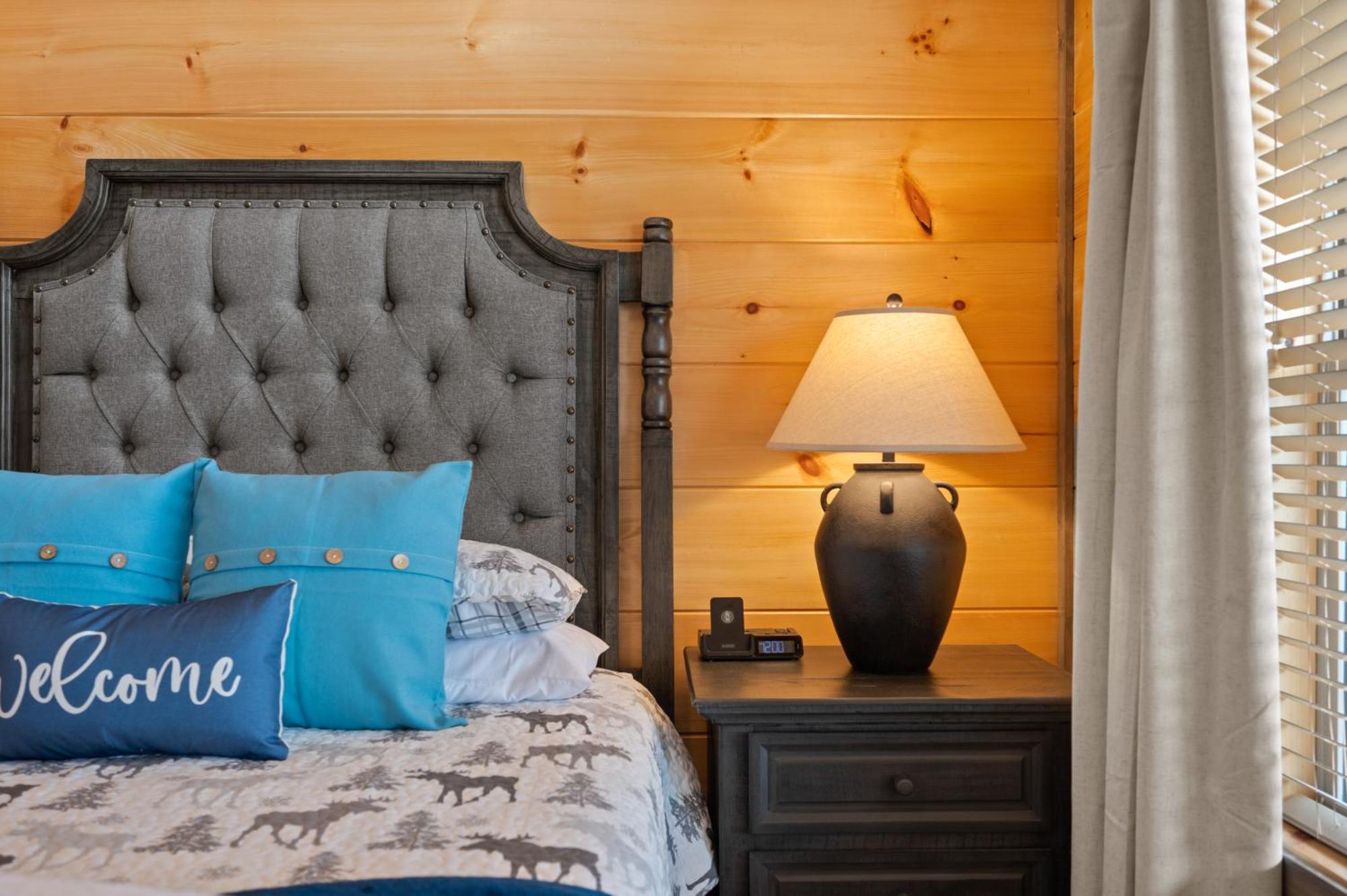 Prime Location! Gem Of Dollywood & Pf With Mtn View, Hot Tub & Game Holiday home *