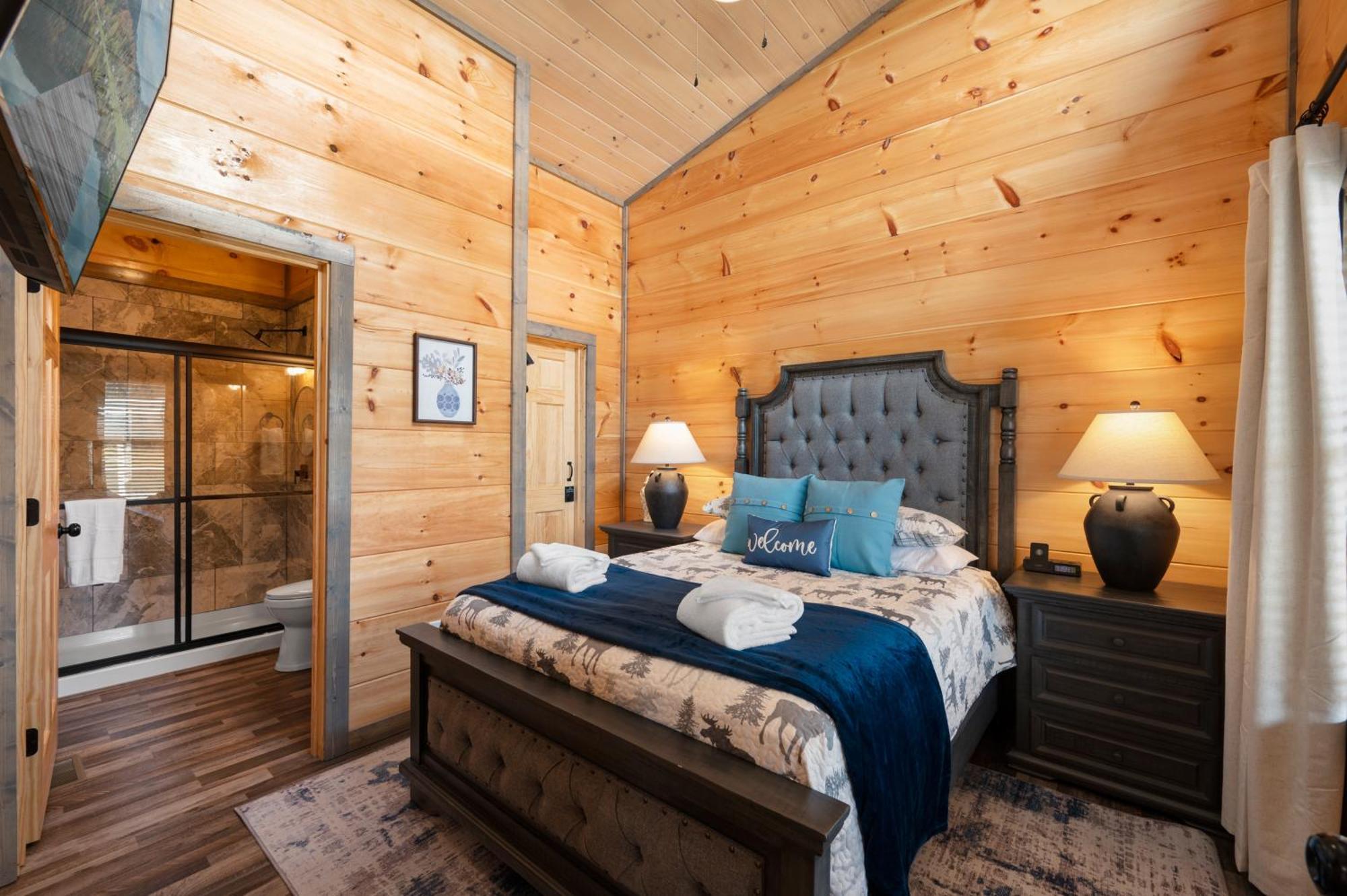 Prime Location! Gem Of Dollywood & Pf With Mtn View, Hot Tub & Game Holiday home Sevierville